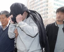 '이희진 부모 살해' 공범 3명 中칭다오로 출국 