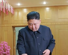 하노이 한달 다시 움직인 북미 정상, 그리고 김정은의 실점