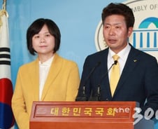 [기자수첩]김경수·노회찬에 못미친 여영국, 靑-여권 '노란불'