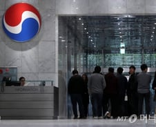 조양호 회장 별세, 대한항공 경영권 상속인 국토부 신고해야