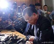 10년 간 '돌려막기'하다 끝난 아시아나항공