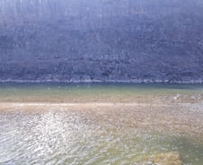 17년간 입을 닫고 22년간 차를 타지 않은 사람