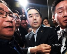 패스트트랙 태풍에 '아수라장 국회', 감금·탈출·점거…