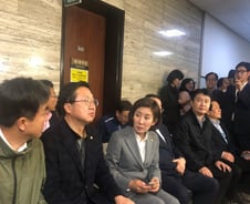 [300포토]與 오기 직전 '폭풍전야' 사개특위 회의장, 나경원도 '출동'