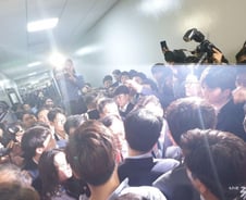 [밤 10시15분 현재]한국당 육탄 저지에 국회 사개특위·정개특위 개의 불발