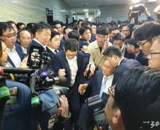 나경원 지휘로 사개특위 2차 개의 시도도 저지…막말·반말 난무