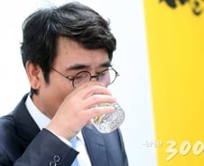 패스트트랙 지정 진통…유시민 "투표로 응징해야"