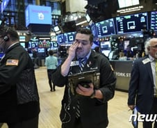 [뉴욕마감]3대지수 2%가까이 급락…미중협상 타결지연 우려