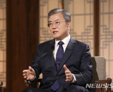 경제 밀어낸 북한…文 방송대담 첫 답변 "北에 경고"