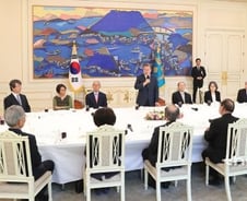 [팩트체크]文, 야당 대표 가장 많이 만난 대통령?