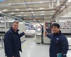 [르포]찢고 구부리고 쳐보고…수능 치르듯 침대 검사