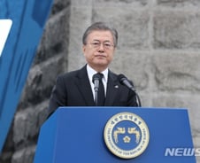 文 "광주에 너무나 미안하고…너무나…" 목메인 5·18 기념식