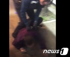 대림동 여경 풀영상에 "혼자 수갑도 못 채우나" 논란 확산