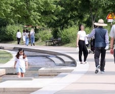 "성수기가 온다" 롯데칠성, '톡' 쏘는 5가지 매력