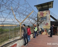 [르포]‘南감시소’ 만든 북한, 軍 유해발굴 현장 예의주시