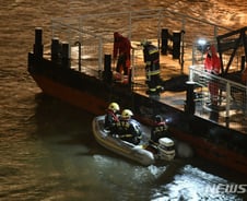 헝가리 유람선 침몰 "韓관광객 7명 사망, 19명 실종"(종합)