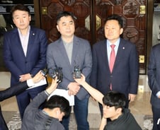[단독]가짜뉴스 총선전 퇴출한다…입법화 착수