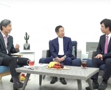 유시민 "민주당 차기 대권 잠룡은 10명…다 괜찮다"