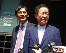 유시민 "대선 출마? 당원도 아냐" VS 홍준표 "나는 불펜투수"