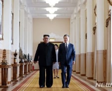 [단독]文, 시진핑 방북 알고 '6월 남북회담' 제안…가능성 남아