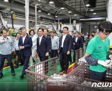 정부 "AI 기반 산업 적극 지원"…로봇주도 전원 켰다