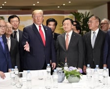 트럼프 2년만에 다시 꺼낸 '땡큐 화법'…재계 대미투자 확대 고심