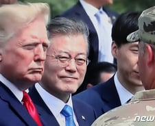 트럼프 추켜세운 文 대통령 "주인공, 피스메이커"