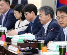 [단독] 최저임금委 만난 근로자들 "최저임금 1만원, 걱정된다"