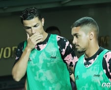 호날두 결장…축구팬들 "'티켓값 40만원' 물어내라"