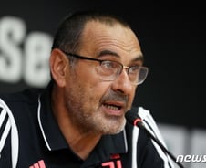 불난 데 부채질?…사리 감독 "호날두 보고 싶어? 비행기표 사줄게"