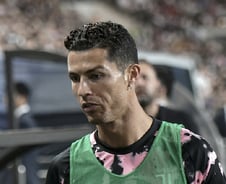 '결국 뛰기 싫었나' 호날두, SNS에 건강한 근황 과시... 비난 '쇄도'