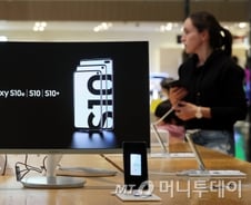 [백색국가 제외]韓 스마트폰 산업에도 '악재'