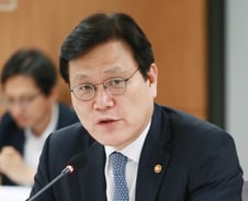 [백색국가 제외]금융당국 은행장 소집..피해기업 지원발표