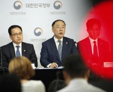 [백색국가 제외]中企는 갈팡질팡…"대체품 찾기 위해 수소문" "굴욕적 상황 우려"