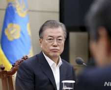 예상밖 '지소미아 종료', 文이 아베에 돌직구 던진 5가지 이유