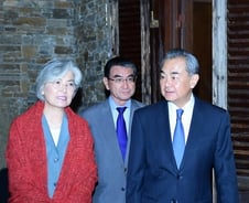 "신문 찍는 윤전기 세우라"... 지소미아 반전 암시했던 말말말