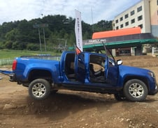 [시승기]험난한 오프로드서 시선강탈 '쉐보레 콜로라도'