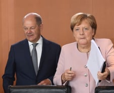 [MT리포트]'발등의 불'떨어진 독일, 30년만에 '통일세'폐지