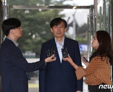 [단독]조국 배우자, 압수수색 직전 PC 반출해 자산관리인 차량 트렁크에 보관