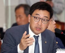 금태섭 "조국, 공감 능력 없어"…與지지층 "프락치냐"