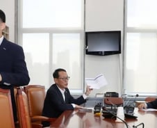 "조국 딸 청년 분노 극심"…채이배 의원은 어떤 사람