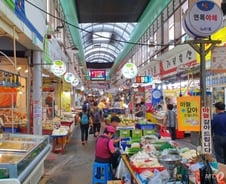 [르포]'마트 쉬는 날인데도…' 한산한 전통시장, 추석특수 무색 