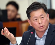 한국당 "편법·비리세트 조국 임명…오늘 법치주의는 사망했다"