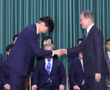 "文지지율에 영향"…'조국 임명' 속보로 전한 日 언론