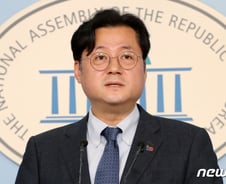 與 "2기 내각 완성 환영…文정부 개혁 안정 추진되길"