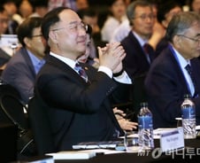 [우보세] 홍남기의 존재감