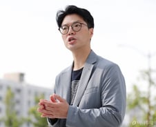 "두께 200㎜ 철근 방호벽까지...'도심형 수소충전소' 안전도 완충"