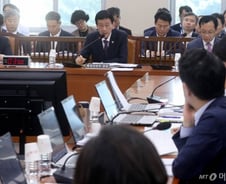 [국감현장] 진영 장관 "대통령 기록관 건립 당장 추진 어려워"