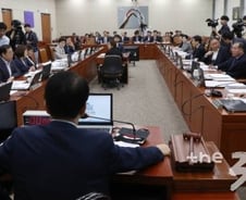 [국감현장]野 "조국 관련 증인 출석 불투명, 권력 믿고 불출석 의심"