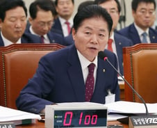 [단독]농협중앙회, 하나로 등 5개 유통자회사 합친다